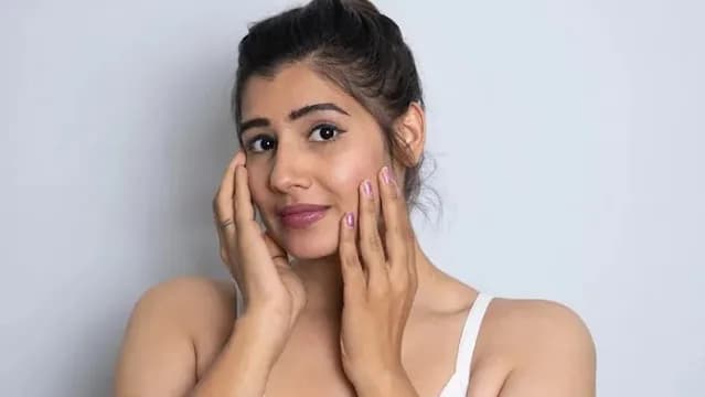 Blackheads or Sebaceous Filaments? Understanding the Dots on Your Nose